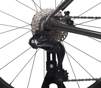 Comparativa entre los cambios electrónicos SRAM eTAP y Shimano Di2: ¿cuál ofrece mejor rendimiento?